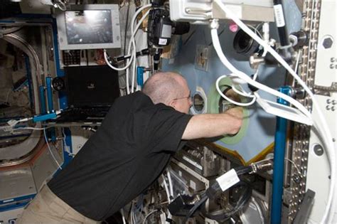 Experiment Highlights A Lab Aloft International Space Station
