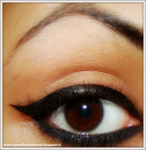Makeup And Fashion Freak How To Winged Eyeliner Or Cat Eyes Picture