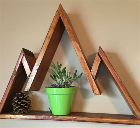A Very Detailed Diy For Mountain Shelves Diy Wood Projects Diy