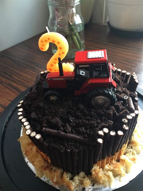 The best part of the whole party is the location, as party guests gathered on an actual farm! Traktor Birthday cake for 2 years old son!