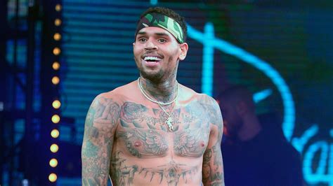 Chris Brown Shares Release Date And Cover Art For New Album ‘breezy