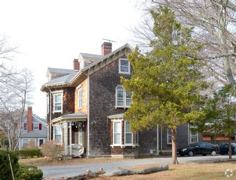 View photos, pricing, amenities and more for free. 81 Cottage St, New Bedford, MA 02740 Apartments - New ...