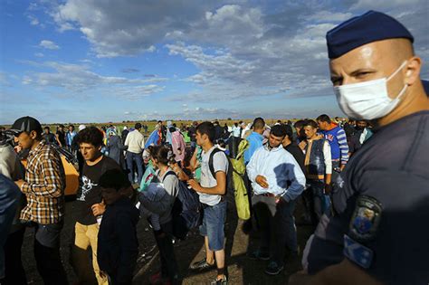 HRW: Мађарска мигранте држи гладне и без потребне медицинске заштите | Факти