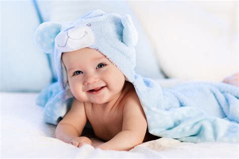 Your Babys First Smile All You Need To Know Cloudnine Blog
