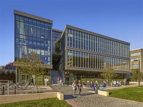 James Madison University, Dukes Dining Hall / Perkins&Will | ArchDaily