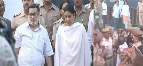 Photos Rajesh And Nupur Talwar Released From Dasna Jail After Hc Acquitted Them In Aarushi Case