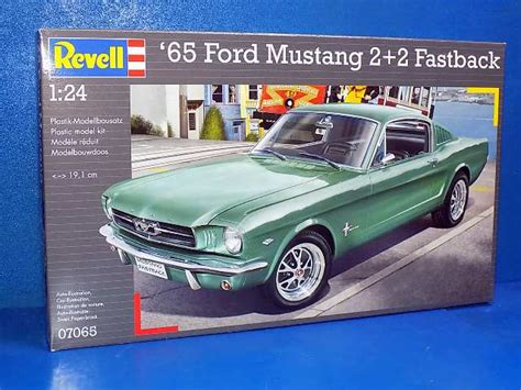 Revell 124 7065 1965 Ford Mustang 22 Fastback