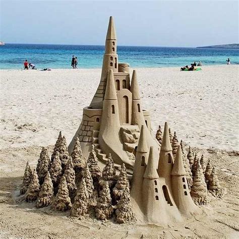 13 Amazingly Intricate Sandcastles