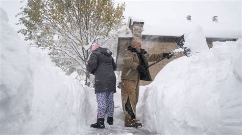 Buffalo Snow Western New York Digs Out From Up To 6 Feet Of