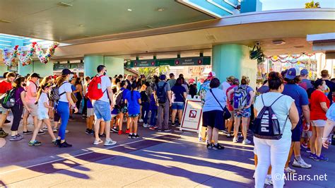 Photos Heres What New Years Day Crowds Look Like In Disney World