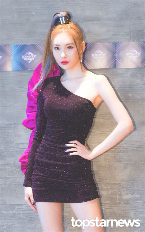 Kpop Idol Stuns With Tight Dress Kpop News