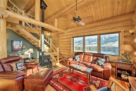 10-Acre Yellowstone Cabin w/Stunning Mtn View | Evolve