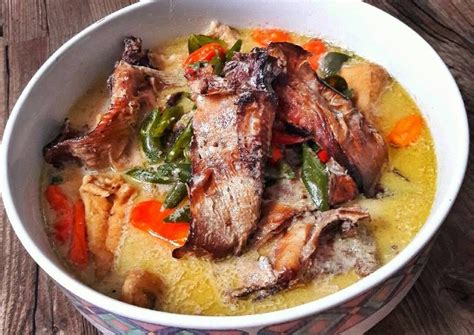 Resep mangut ikan asap yang sederhana dan mudah didapatkan. 5 Resep Kreasi Masakan Berkuah Santan, Dijamin Bikin Ketagihan