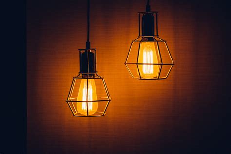 무료 이미지 빛 밤 유리 칸델라 어둠 램프 노랑 조명 힘 디자인 선명한 대칭 전등 샹들리에 전기