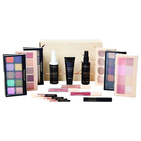 Revolution Makeup Set 12 Days Of Christmas Pink Panda