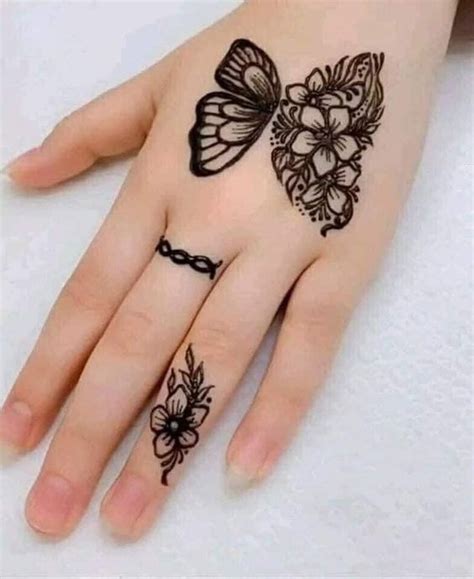 50 Best Mehndi Designs For Girls That Are Easy To Recreate