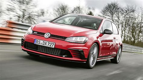 Topgear Review The Vw Golf Gti Clubsport S On The Road