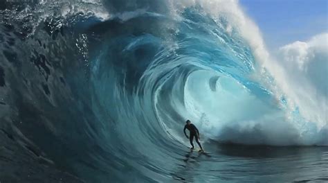 Laurie Towner Surfing Big Waves Surfing Waves Waves Big Wave Surfing