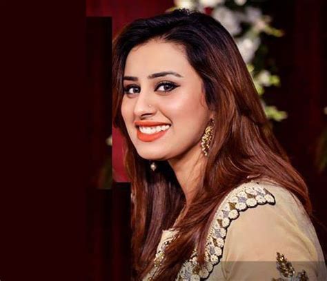 Madiha naqvi recently shared some beautiful snaps of her on instagram and she is looking madiha naqvi has certainly been a constant on our television screens, be it for her newscast or hosting. Madiha Naqvi Drama List - Biography, Age, First Drama ...