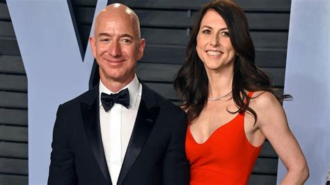 Amazon Ceo Jeff Bezos Ditches Wedding Ring In First Post Divorce