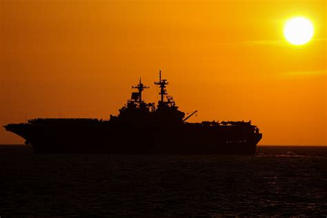 US flagship USS Kearsarge Wasp class amphibious assault ship arrived in
