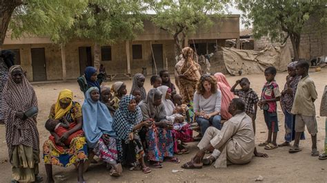 Hearing Divorce Cases On A Sidewalk In Niger As Women Assert Their Power The New York Times