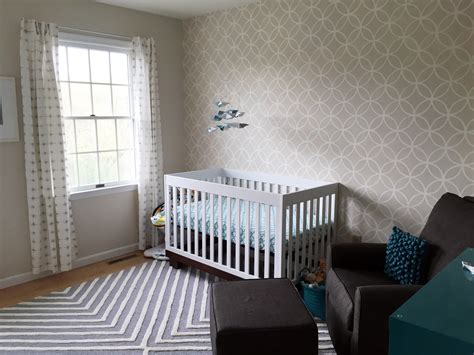 You want it to feel warm, inviting and stimulating, while ensuring the space meets your practical needs and grows with your child. Modern Gender Neutral Nursery - Project Nursery
