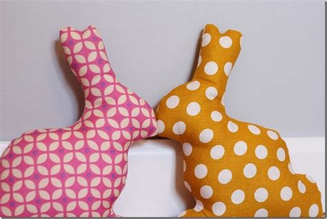 So kannst du ohne direkten kontakt ein zeichen von. diy / Ostern: Osterhasen nähen | Osterhasen nähen, Diy ostern und Ostern nähen