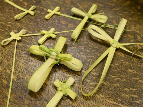 How To Make A Palm Cross For Palm Sunday Palm Sunday Crafts Palm Sunday Decorations Palm Sunday