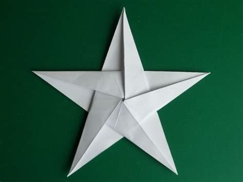 An easy way to make beautiful christmas star decorations. Folding 5 Pointed Origami Star Christmas Ornaments