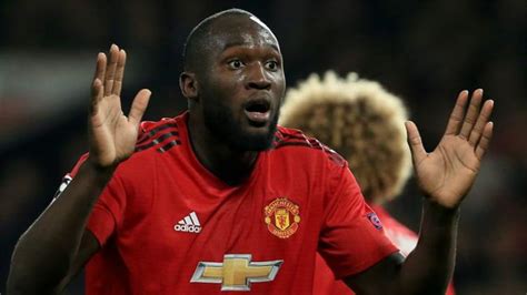 edɛn azaʁ ؛ مواليد 7 يناير 1991) هو لاعب كرة قدم بلجيكي يلعب في مركز الجناح والوسط المهاجم مع نادي ريال مدريد في الدوري الإسباني وهو قائد منتخب بلجيكا لكرة القدم. إنتر يوافق على مطالب لوكاكو ومانشستر يونايتد يرفض التنازل ...