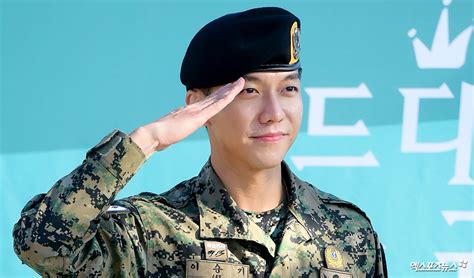 The mandatory military service of my darling boy lee seung gi will go down as the loooooongest of all the stars i've sent off to became a man in the last decade of watching hallyu drama. Lee Seung Gi Reflects On Past Two Years + Shares Future ...
