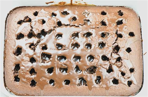 Marshmallow Chocolate Poke Cake Laptrinhx News