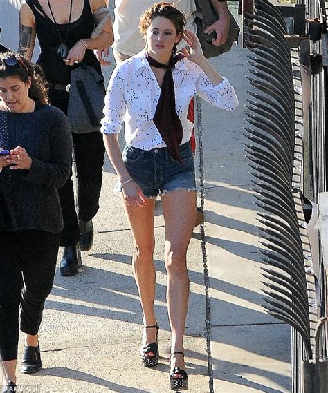 Shailene Woodley Shows Off Her Toned Legs In Tiny Denim Shorts As She