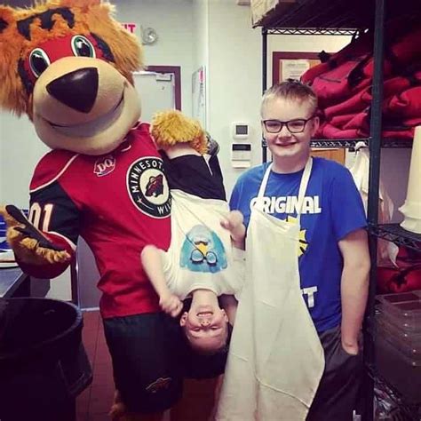 Nhl kids mascot life short sleeve tee. Pizza Delivery in Hastings MN | Carbone's Pizza 55033
