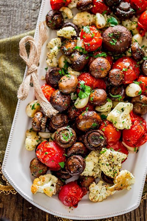 At least 75 percent of our christmas dinner plates are filled with side dishes. 30+ Ideas To Take Your Holiday Dinner to the Next Level | Vegetable dishes, Vegetable side ...