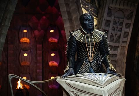 Showrunner Explains Why The Klingons On Star Trek Discovery Look So