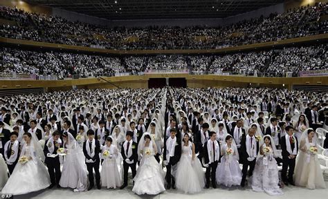 Mass Wedding In South Korea Astonishing 3500 Couples From 200