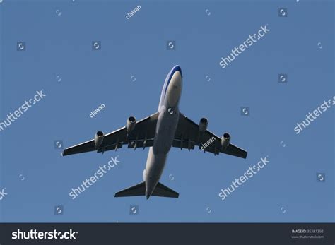 A Boeing 747 Jumbo Jet Taking Off Stock Photo 35381392 Shutterstock