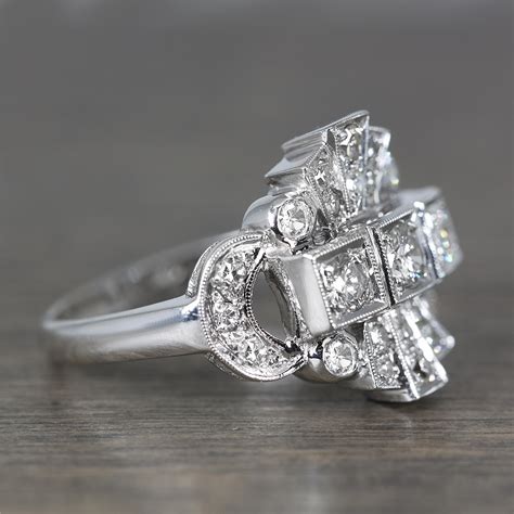 Vintage Art Deco K White Gold Diamond Fashion Ring