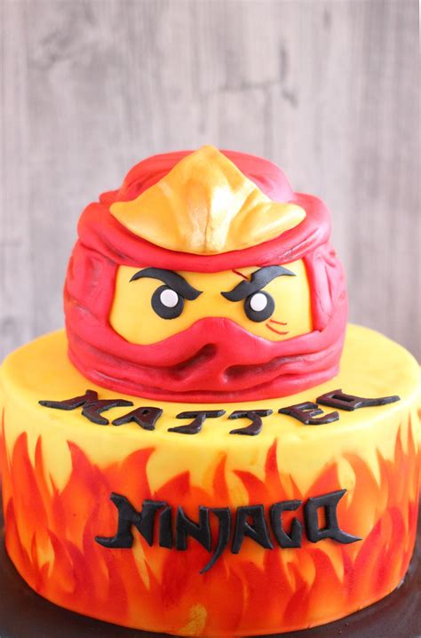 ( aaahhh ) lego ninjago figur grüner ninja eine vorlage findet ihr z.b. Ninjago Torte - Sarahs Cakes