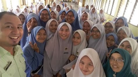 Piala tun sharifah rodziah (english: Ceramah PT3 Sains di SMK Tun Sharifah Rodziah