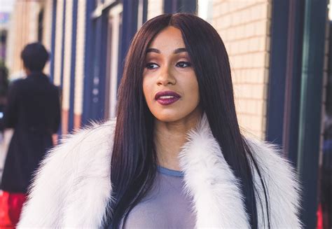 Cardi B Responds To Claims She Got Plastic Surgery Done On Her Face Fm Weup