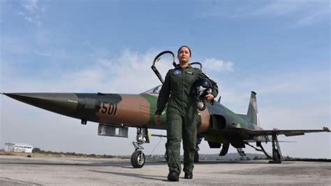 Primera Mujer En Volar Un F5 De La Fuerza Aérea Estará En El Desfile Periódico Am