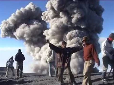 Gunung semeru di jawa timur, meletus. Pendakian Gunung Semeru 15-16 Juli 2006 - YouTube