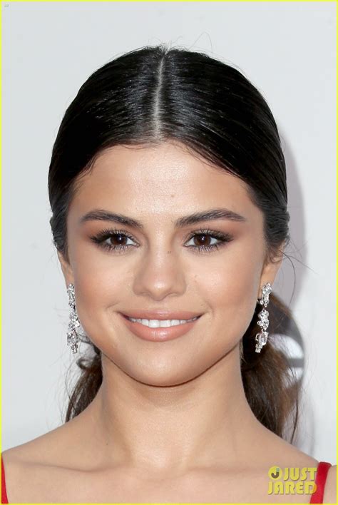 Selena Gomez Makes Her Comeback At American Music Awards 2016 Photo 3812680 Selena Gomez