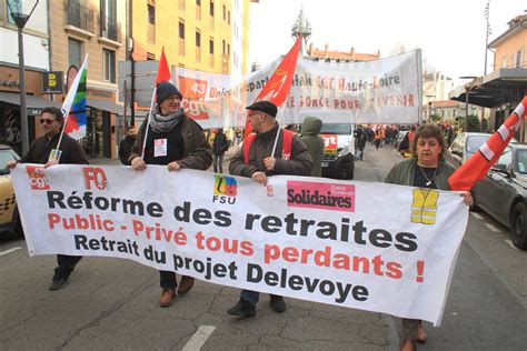 Haute Loire Le Puy en Velay la mobilisation se maintient à un bon niveau contre la réforme des