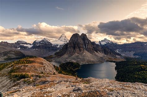 Premium Photo Mount Assiniboine With Lake On Nublet Peak In Autumn