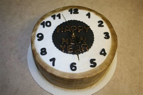 Michele Robinson Cakes New Years Eve Clock Cake