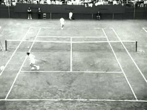Tom samuel okker, apodado the flying dutchman (ámsterdam, 22 de febrero de 1944) es un ex jugador de tenis de primer nivel de los países bajos. Tennis: Tom Okker vs. Ken Rosewall (1970) - YouTube